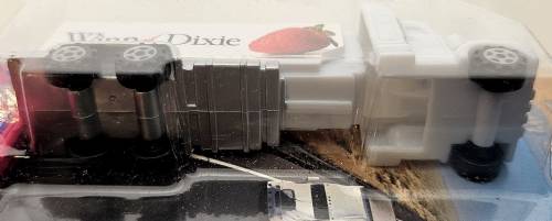 PEZ - Advertising Winn. Dixie - Truck - White cab