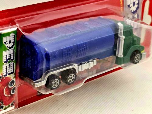 PEZ - Trucks - Series E - Tanker - Green cab, blue tanker