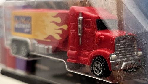 PEZ - Advertising Hollywood Video - Truck - Red cab