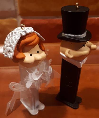 PEZ - Ornaments - Carlton Cards - Bride & Groom - B