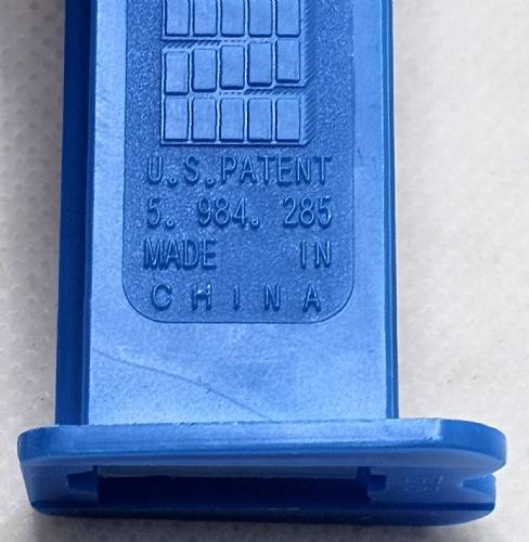 PEZ - Madagascar - Alex - With Line, Light Brown Head, White Snout