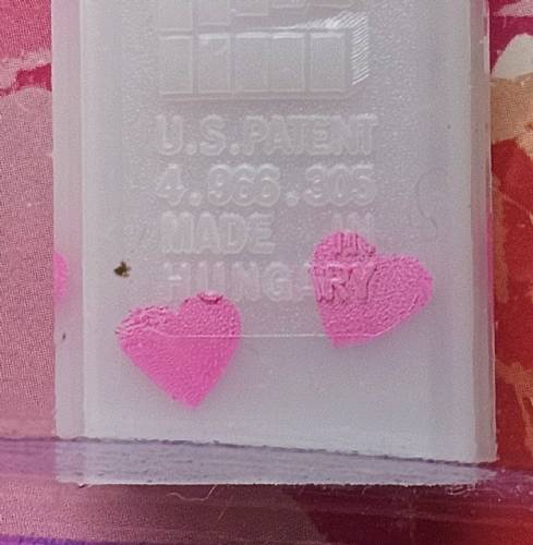PEZ - Hearts - Valentine - Prince - Italic Black on Hot Pink