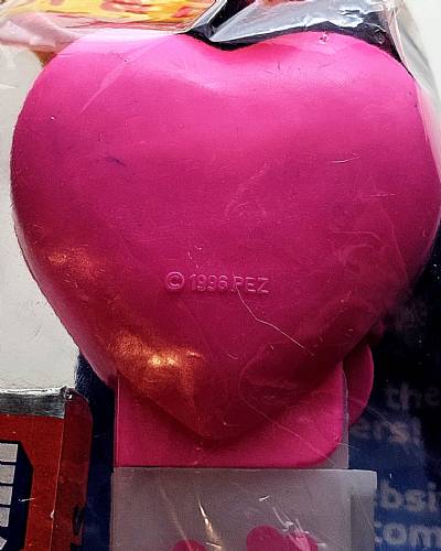 PEZ - Hearts - Valentine - Sweet - Italic Black on Hot Pink