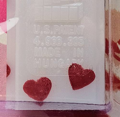PEZ - Hearts - Valentine - Dream - Italic Black on Maroon