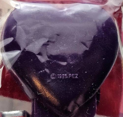 PEZ - Valentine - UR Special - Italic White on Dark Purple