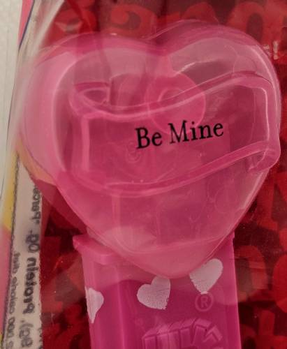 PEZ - Valentine - 2009 short - Be Mine - Nonitalic Black on Cloudy Crystal Pink (c) 2008