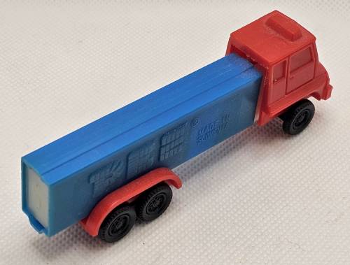 PEZ - Trucks - Series D - Cab #R3 - Red Cab - B