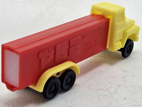 PEZ - Trucks - Series D - Cab #R1 - Yellow Cab - B