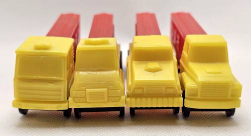 PEZ - Trucks - Series D - Cab #R4 - Yellow Cab - B