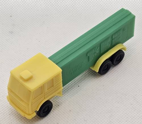 PEZ - Trucks - Series D - Cab #R4 - Yellow Cab - B