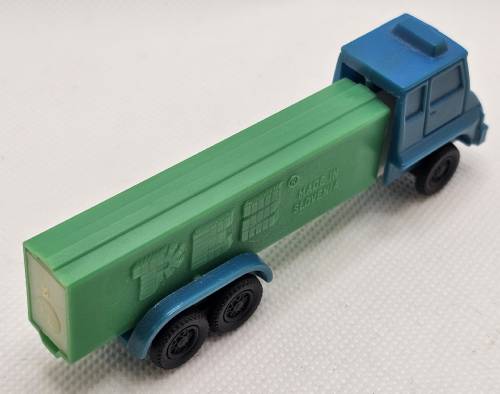 PEZ - Trucks - Series D - Cab #R3 - Blue Cab - B