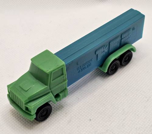 PEZ - Trucks - Series D - Cab #R1 - Green Cab - B