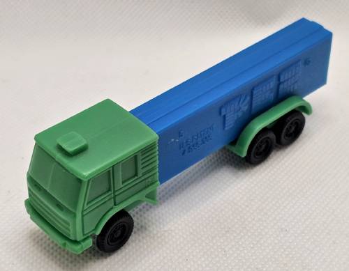 PEZ - Trucks - Series D - Cab #R4 - Green Cab - B