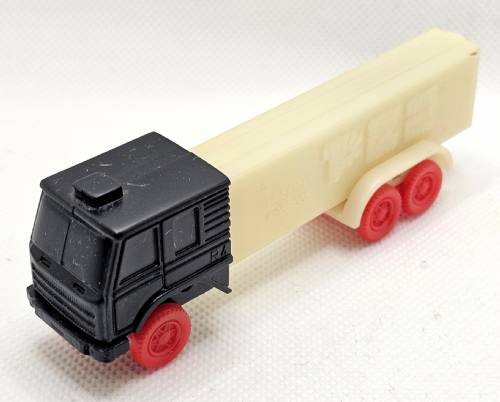 PEZ - Trucks - Misfits - Cab #R4 - Black Cab, Red Wheels - B