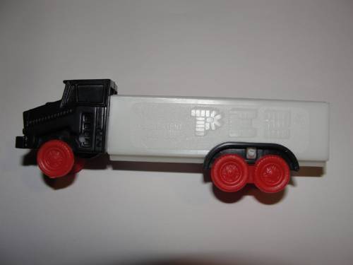 PEZ - Misfits - Joe's trucks - Cab #R2 - Black Cab, Red Wheels - B