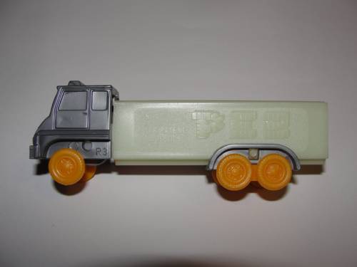 PEZ - Misfits - Joe's trucks - Cab #R3 - Silver Cab, Orange Wheels - B