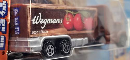 PEZ - Advertising Wegmans - Truck - Brown cab, tomatoes