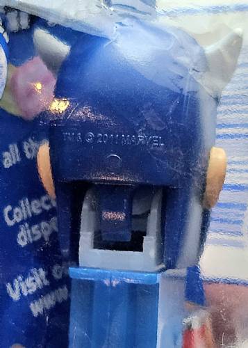 PEZ - Super Heroes 2011 - Marvel - Captain America - Blue Hood - B