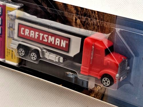 PEZ - Advertising Craftsman - Truck - Orange cab, white trailer