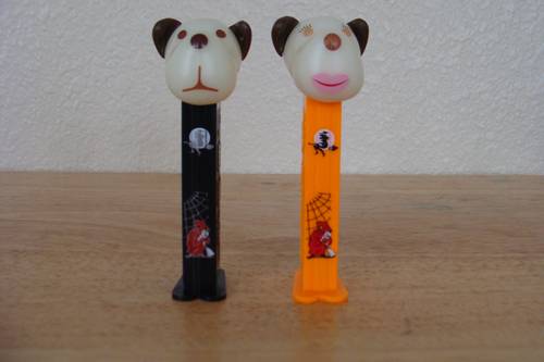 PEZ - AWL / SOS - Halloween 2013 - Barkina - White GITD Head