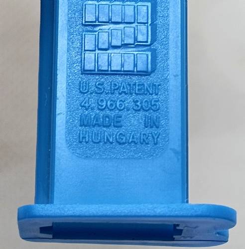 PEZ - Disney Classic - Donald Duck - Off-White Head - F