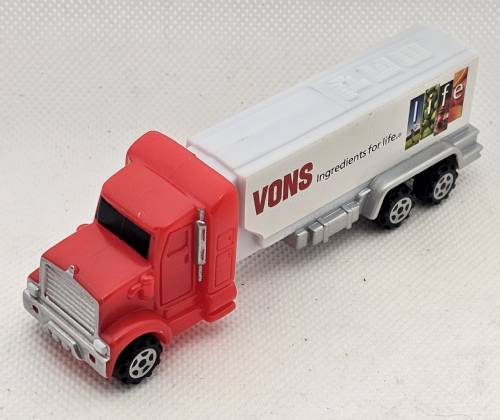 PEZ - Advertising Safeway - Truck - Red cab, white truck - Vons