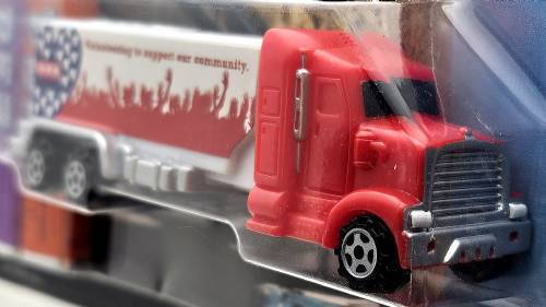 PEZ - Advertising H-E-B - Truck - Red cab, white truck - volunteering