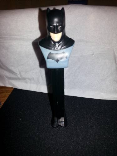 PEZ - Batman vs. Superman - DC - Batman - black hood - E