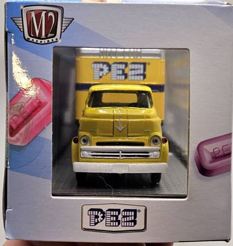 PEZ - Collectible Trucks - M2 Machines - Serie 1 - 1958 Dodge COE