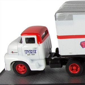 PEZ - Collectible Trucks - M2 Machines - Serie 2 - 1956 Ford COE