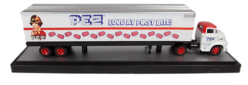PEZ - Collectible Trucks - M2 Machines - Serie 2 - 1956 Ford COE