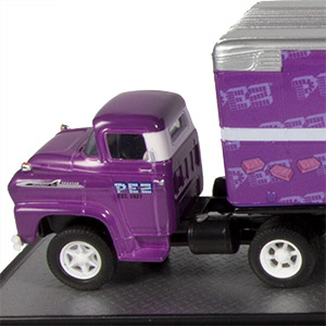 PEZ - M2 Trucks - Serie 2 - 1958 Chevrolet Spartan LCF