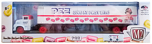 PEZ - M2 Machines - Serie 2 - 1956 Ford COE - Chase