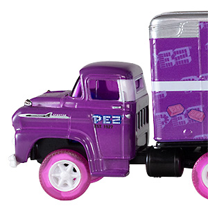 PEZ - M2 Machines - Serie 2 - 1958 Chevrolet Spartan LCF - Chase