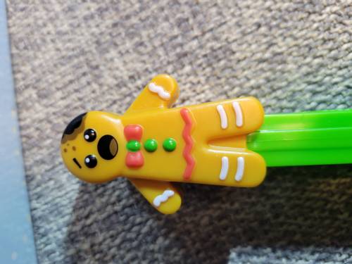 PEZ - Christmas - Gingerbread Man - smiling, no play code