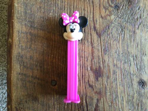 PEZ - Mickey Mouse & Friends - Minnie Mouse - red off bow white polka dots - F/K