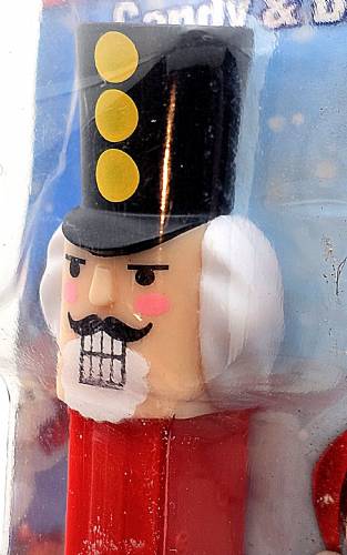 PEZ - Christmas - Nutcracker - 3 dots